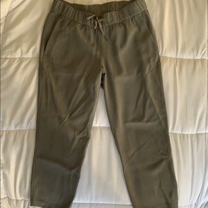 Lululemon women’s on the fly pant